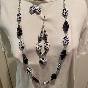 YOU & I BRAND NECKLACE, BRACELET AND EARRING SET, ZEBRA DESIGN BLACK AND WHITE.
